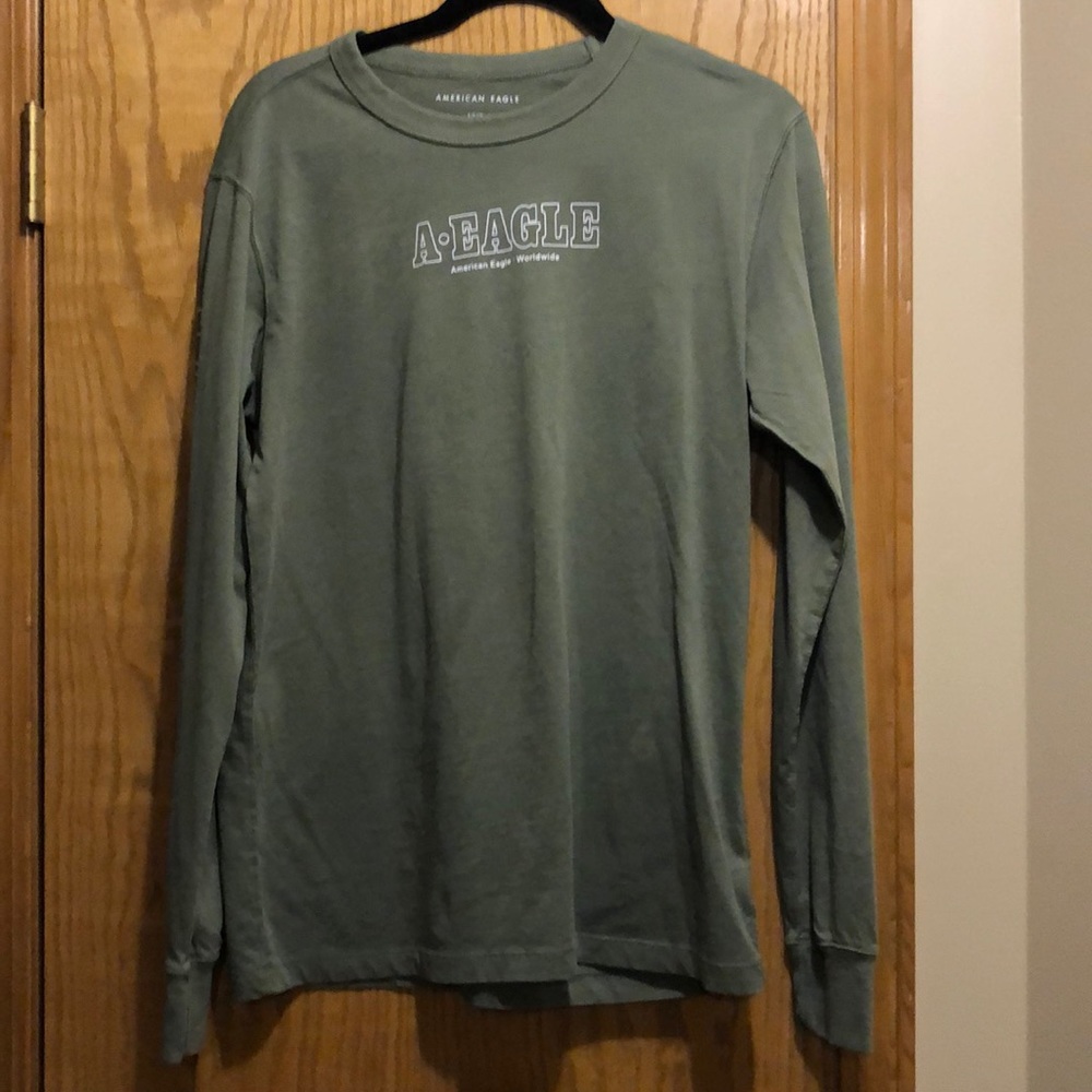 American Eagle Long Sleeve T-shirt